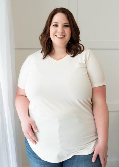 Plus size classic cream v-neck top with short sleeves