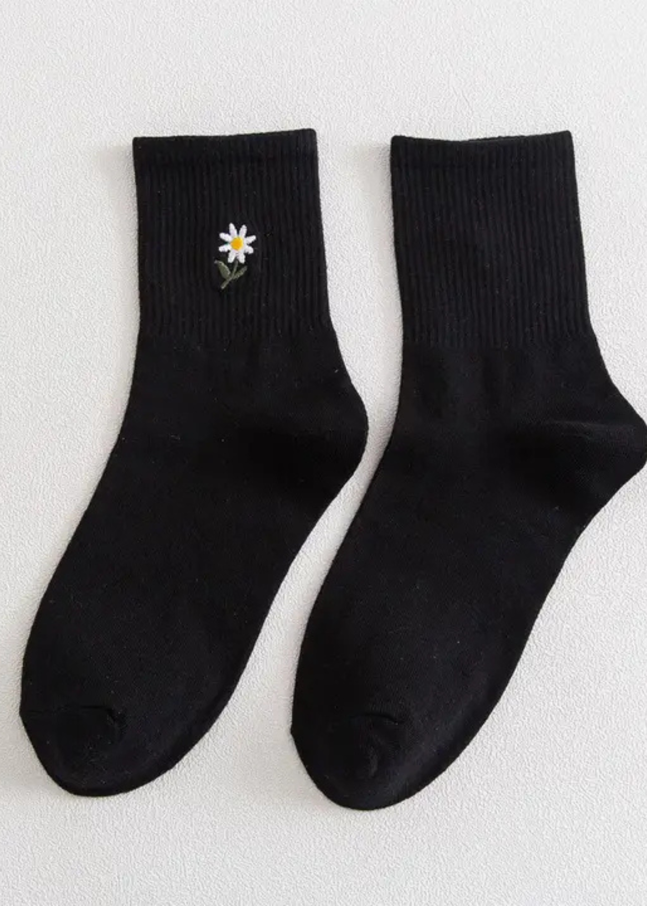 Black embroiered flower socks